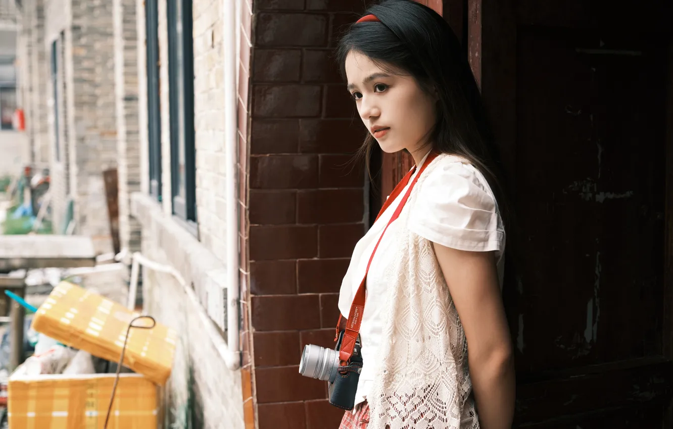 Фото обои House, Beautiful, Asian, Model, Home, Homefront, Camera, Woman
