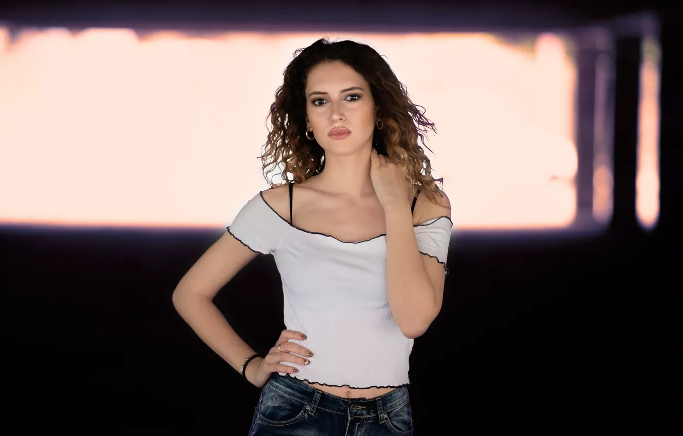 Фото обои Chiara, взгляд, фон, лицо, модель, волосы