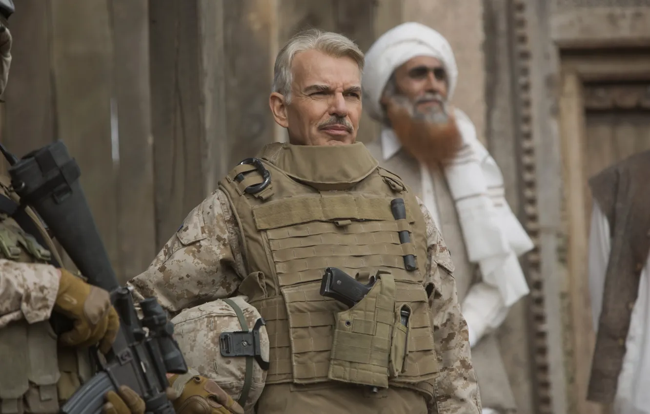 Фото обои seifuku, Billy Bob Thornton, Hollanek, pistol, gun, uniform, rifle, desert