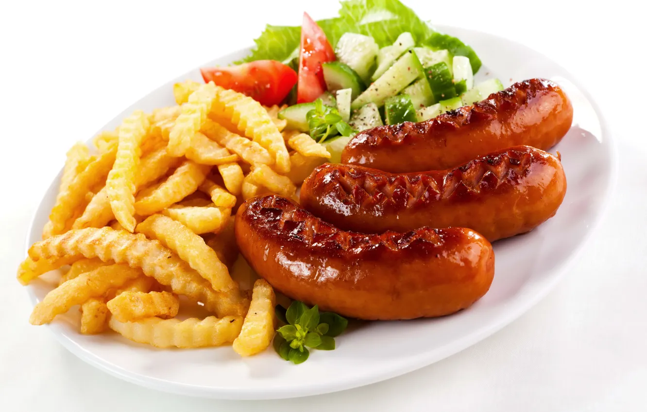 Фото обои сосиски, помидоры, огурцы, салат, картофель, vegetables, sausage