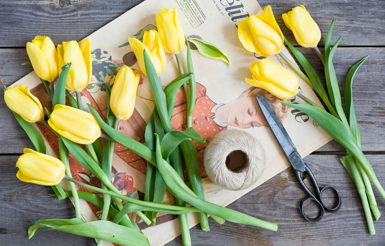 Фото обои цветы, весна, желтые, тюльпаны, нитки, ножницы