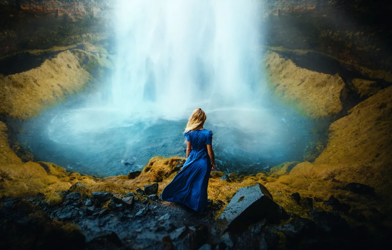 Фото обои девушка, водопад, платье, Ronny Garcia, Beautiful dream