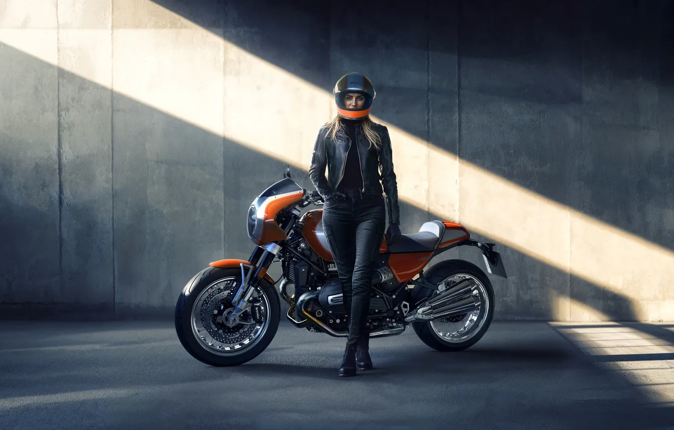 Фото обои girl, motorcycle, bmw r12