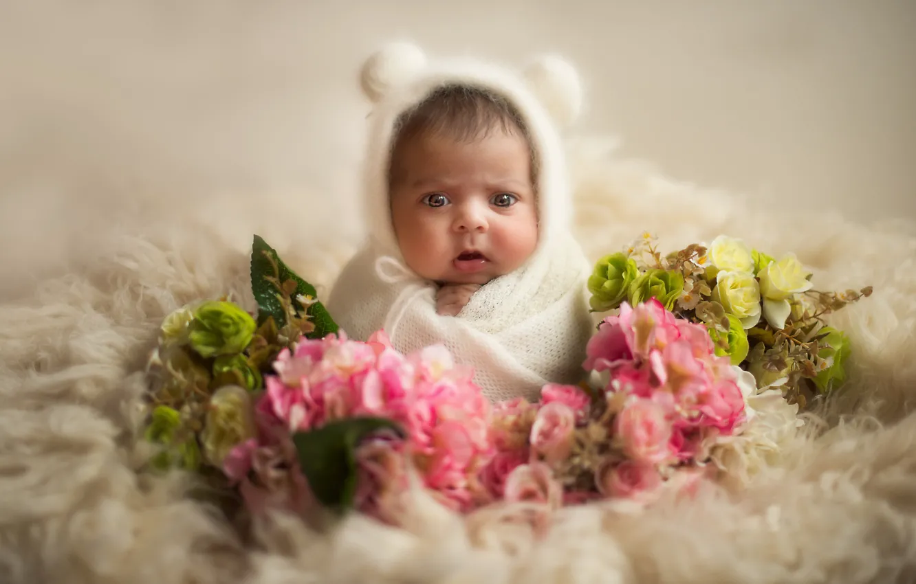 Фото обои цветы, шарф, малыш, мех, платок, ушки, ребёнок, шапочка