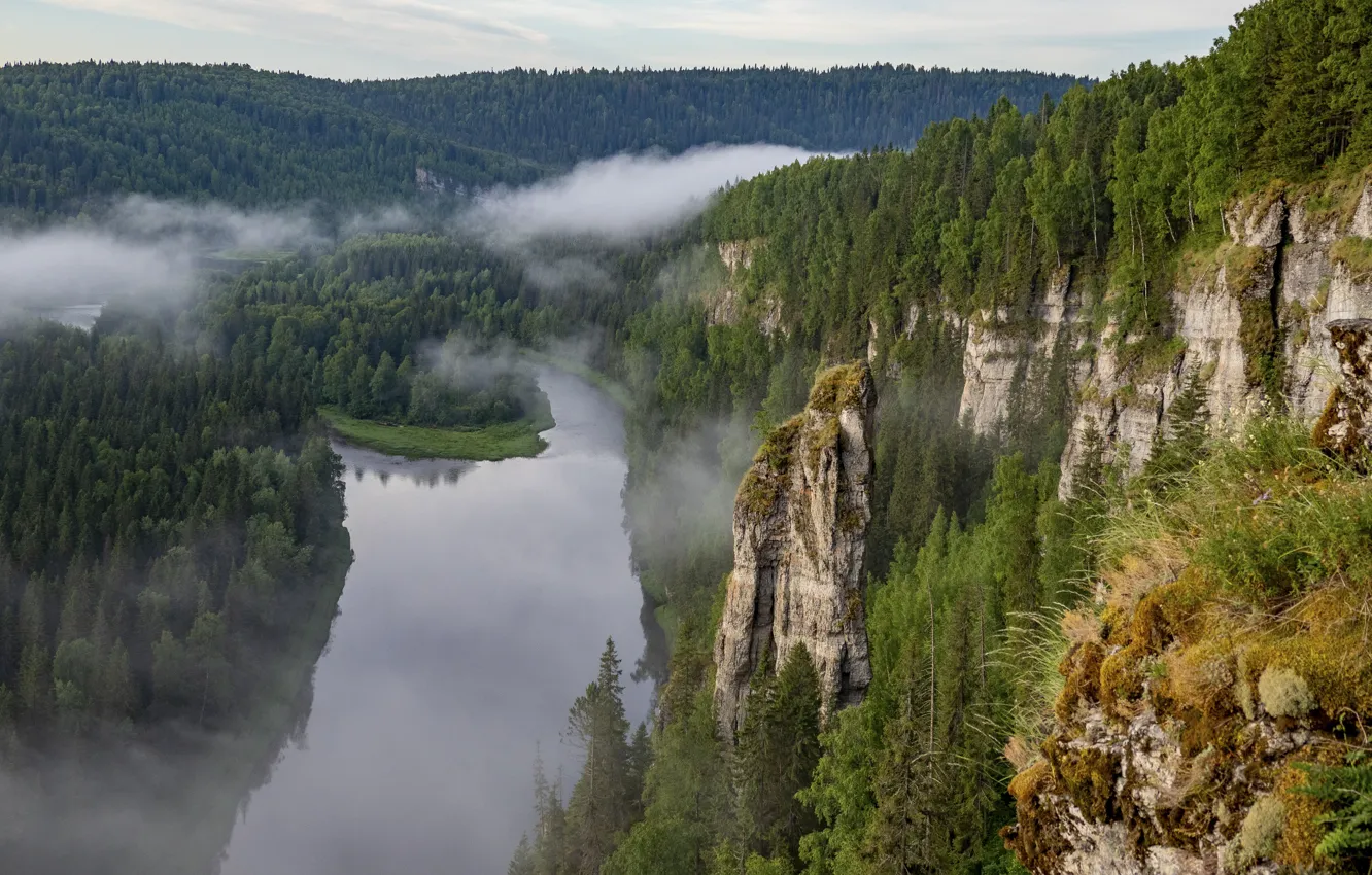 Фото обои облака, пейзаж, природа, река, скалы, леса, берега, Пермский край