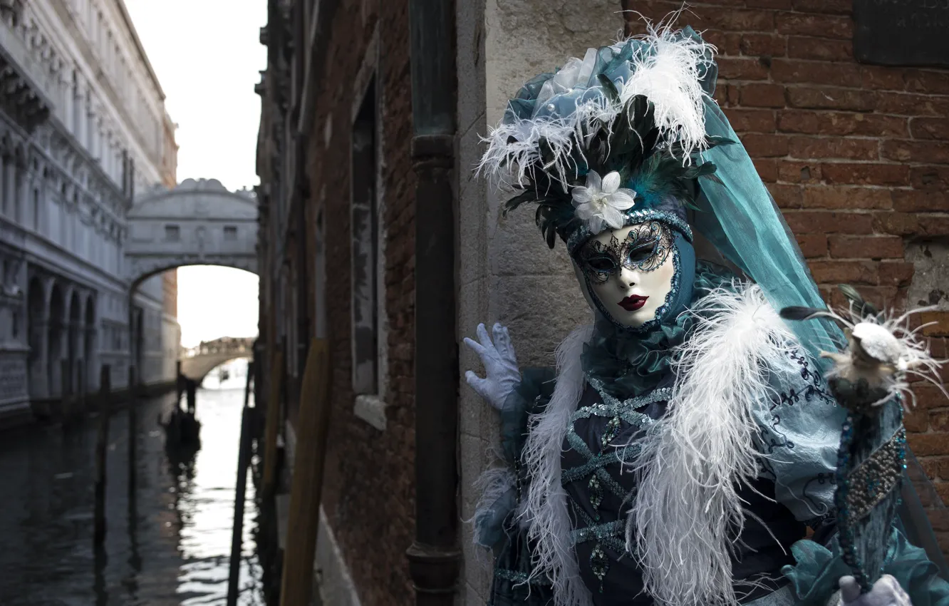 Фото обои перья, маска, костюм, Венеция, канал, карнавал