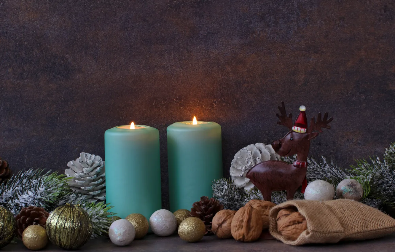 Фото обои праздник, новый год, ель, свечи, орешки