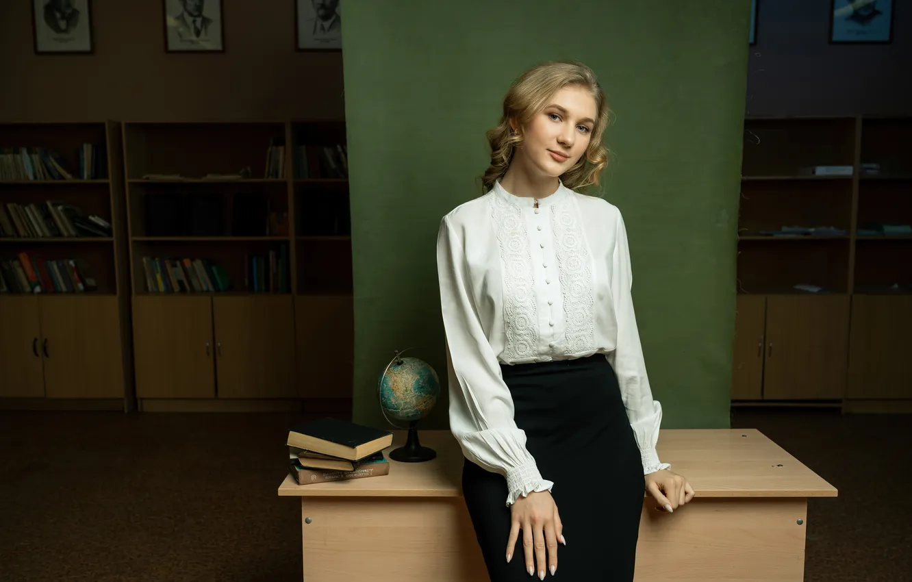 Фото обои блондинка, учительница, woman, school, милая девушка, teacher, blonde girl