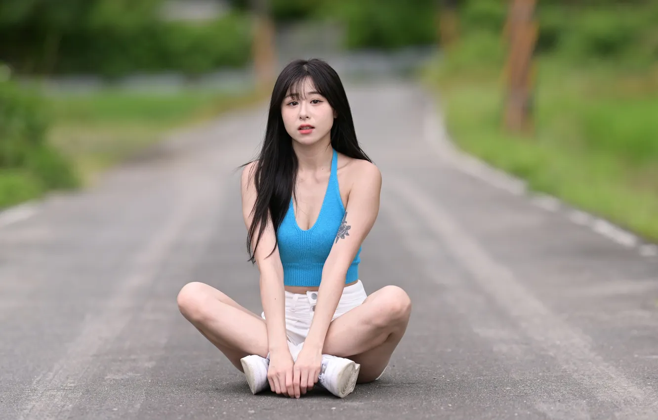 Фото обои дорога, девушка, азиатка