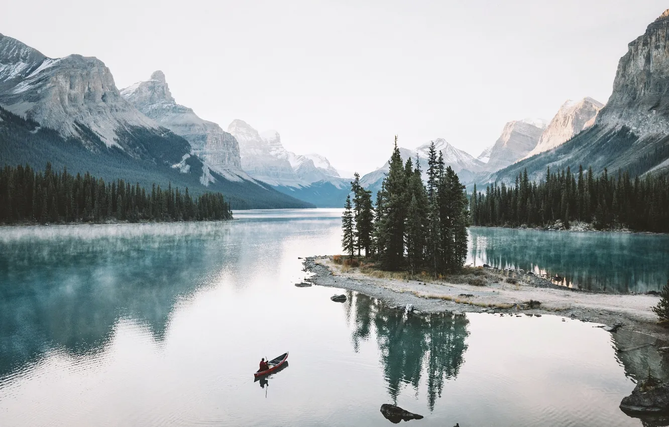Фото обои лес, горы, озеро, лодка, человек, остров, Канада