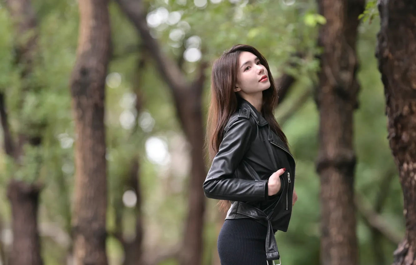 Фото обои девушка, поза, шорты, куртка, азиатка