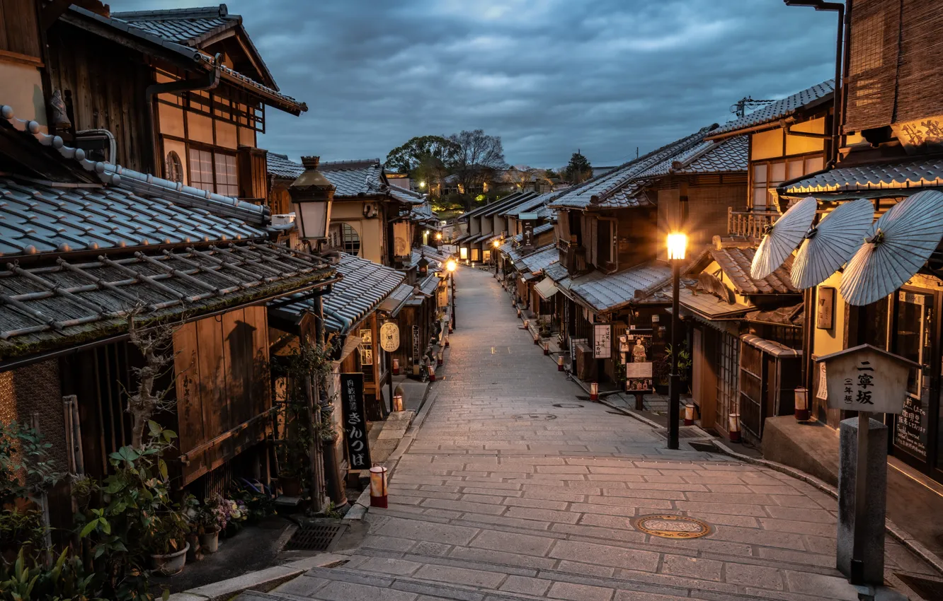 Фото обои город, улица, дома, вечер, Япония, фонари, Киото