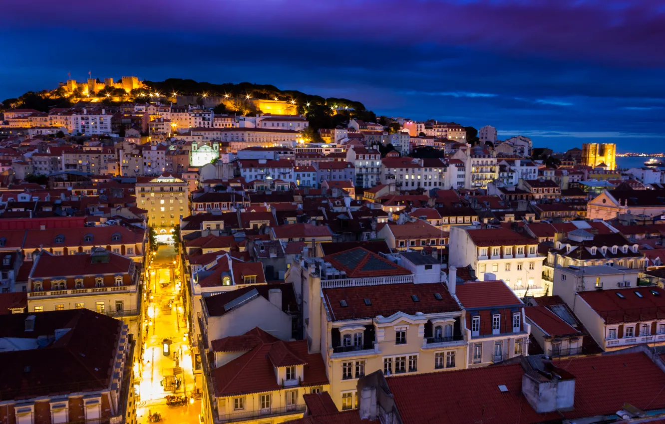 Фото обои небо, ночь, огни, здания, дома, подсветка, крепость, Португалия