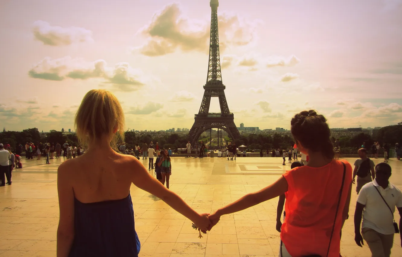 Фото обои путешествия, вместе, эйфелева башня, париж, дружба