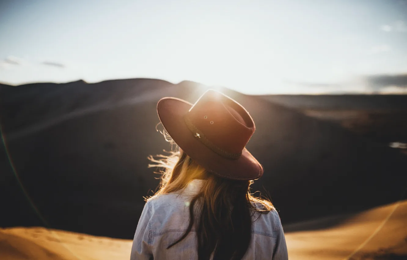 Фото обои девушка, шляпа, локоны