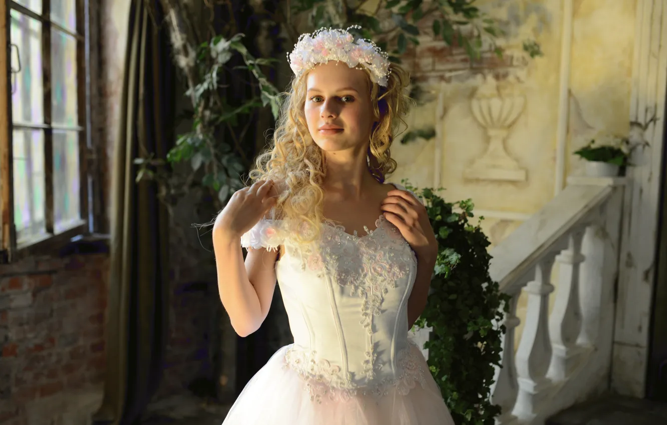 Фото обои girl, long hair, dress, beautiful, bride, attractive, handsome, blonde hair