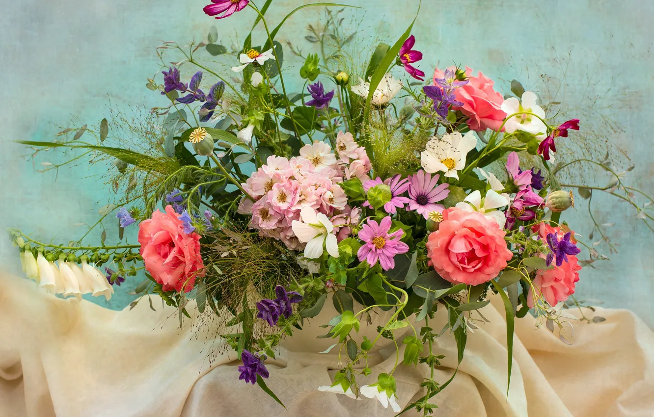 Фото обои букет, ткань, ваза, полевые цветы