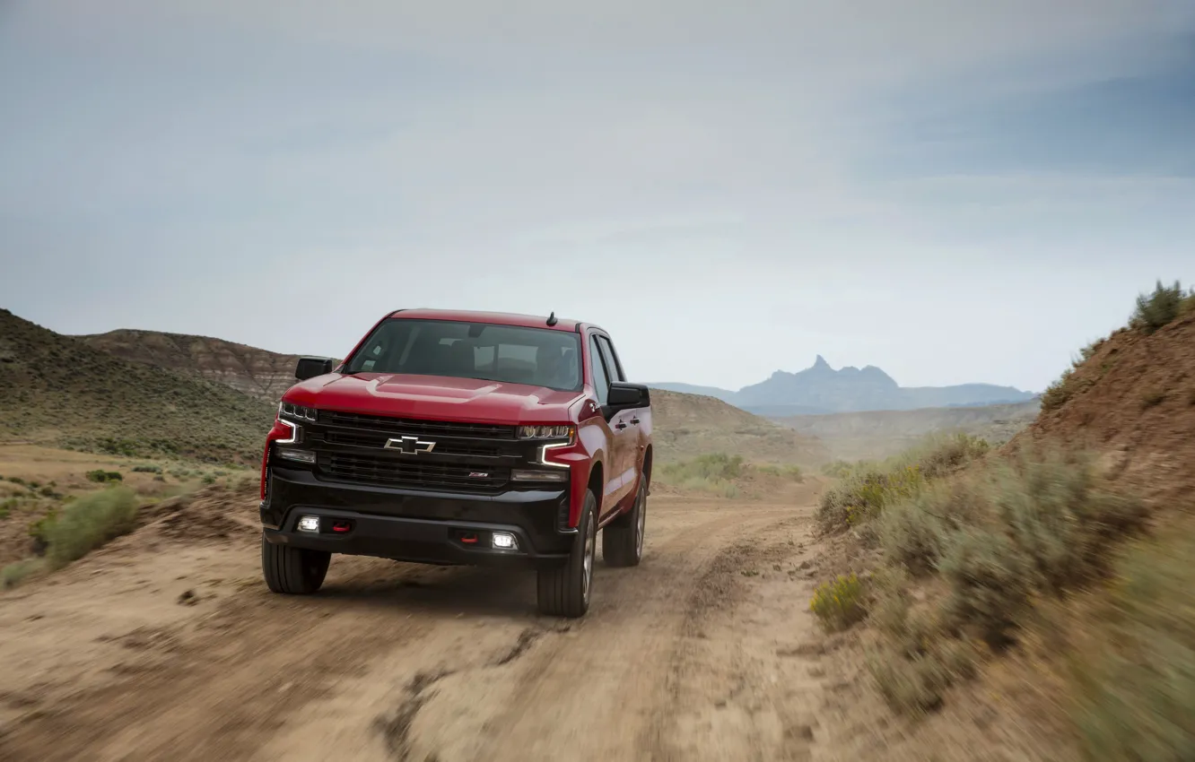Фото обои красный, холмы, Chevrolet, пикап, Silverado, Z71, Trail Boss, 2019