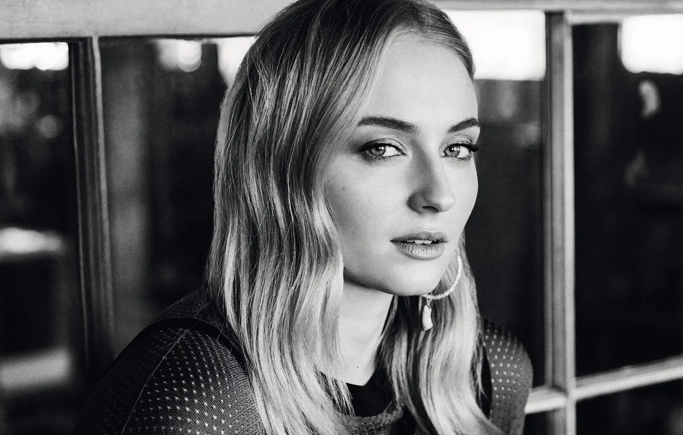 Фото обои black & white, волосы, актриса, Софи Тёрнер, Sophie Turner, чёрно - белое фото, чёрно - …