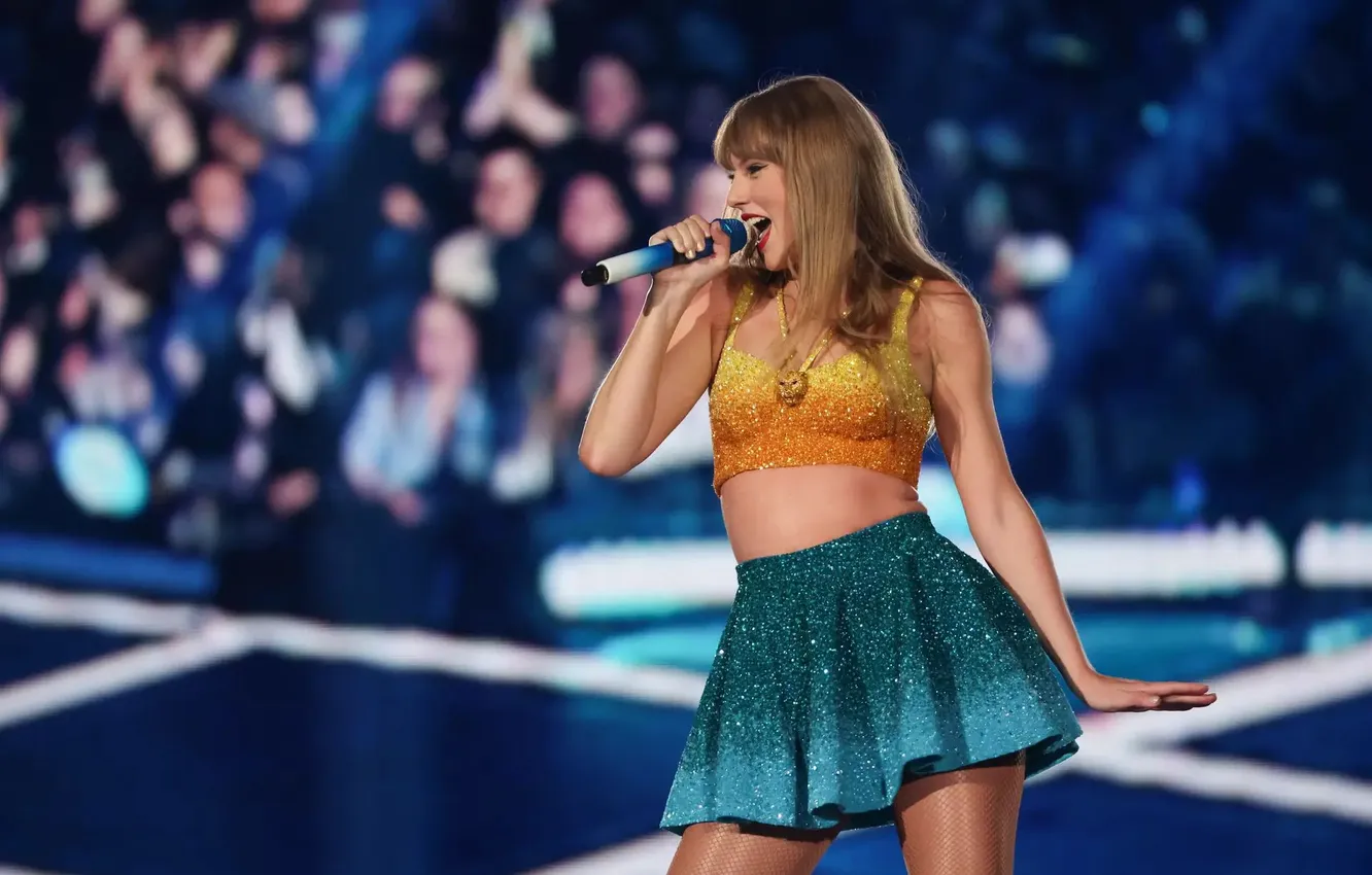 Фото обои юбка, певица, Taylor Swift, красотка, зрители, выступление, Тейлор Свифт, пение