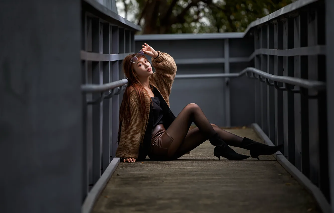 Фото обои девушка, поза, азиатка