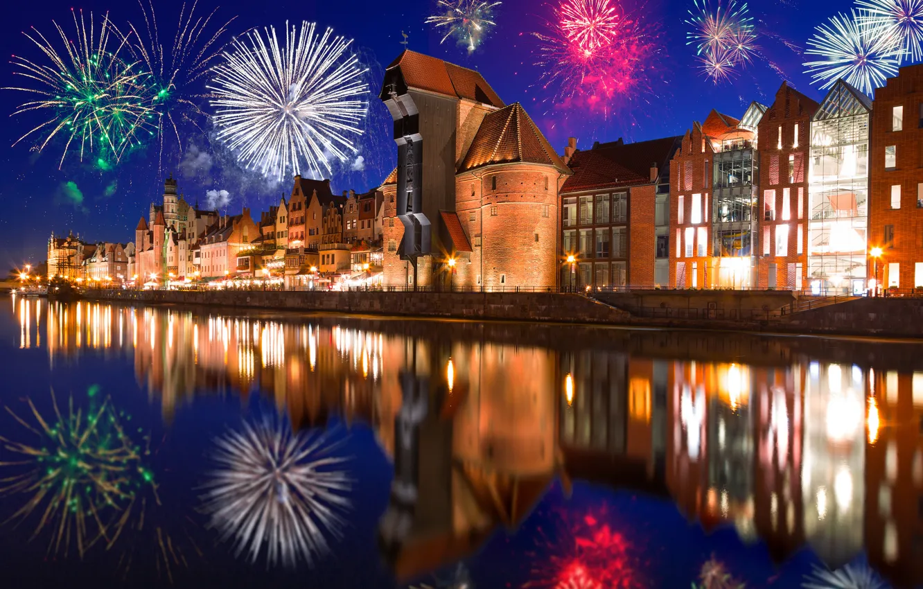 Фото обои ночь, река, здания, Польша, фейерверк, Gdansk