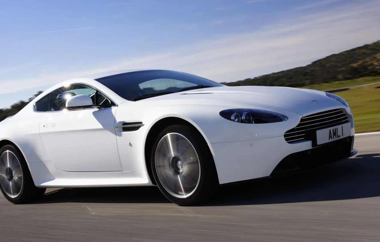Фото обои Vantage, Aston, Martin