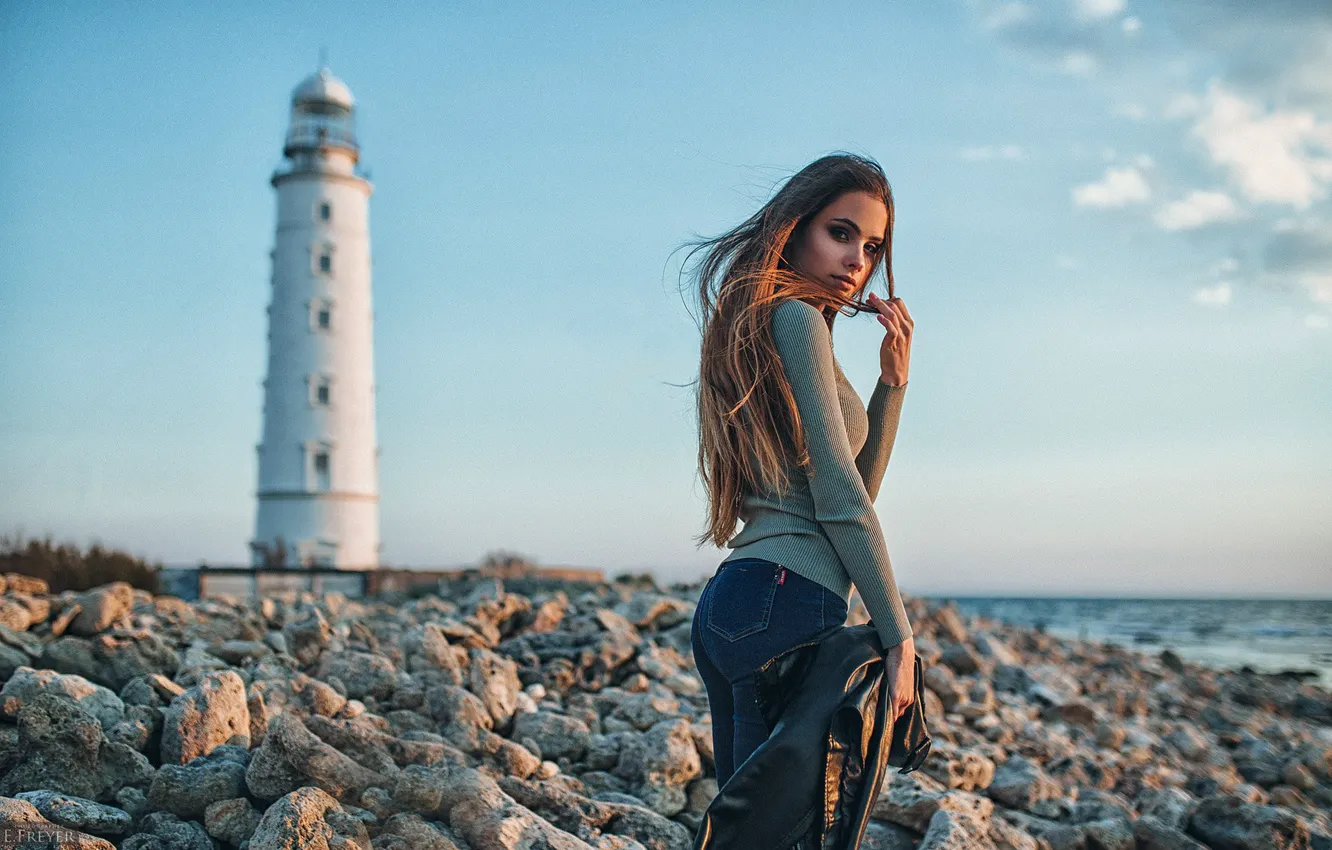 Фото обои girl, photo, photographer, model, bokeh, jeans, stones, brunette