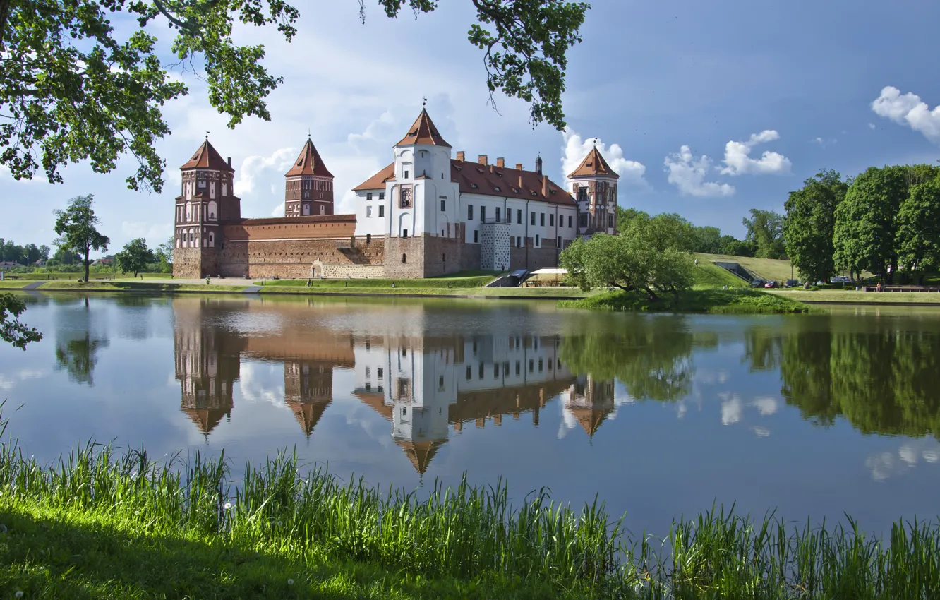 Фото обои вода, пруд, отражение, Беларусь, Мирский замок, Mirsky Castle Complex, Гродненская область