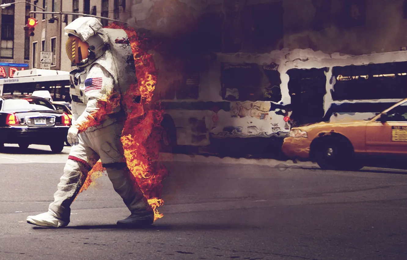 Фото обои машины, город, огонь, улица, дым, скафандр, такси, астронавт