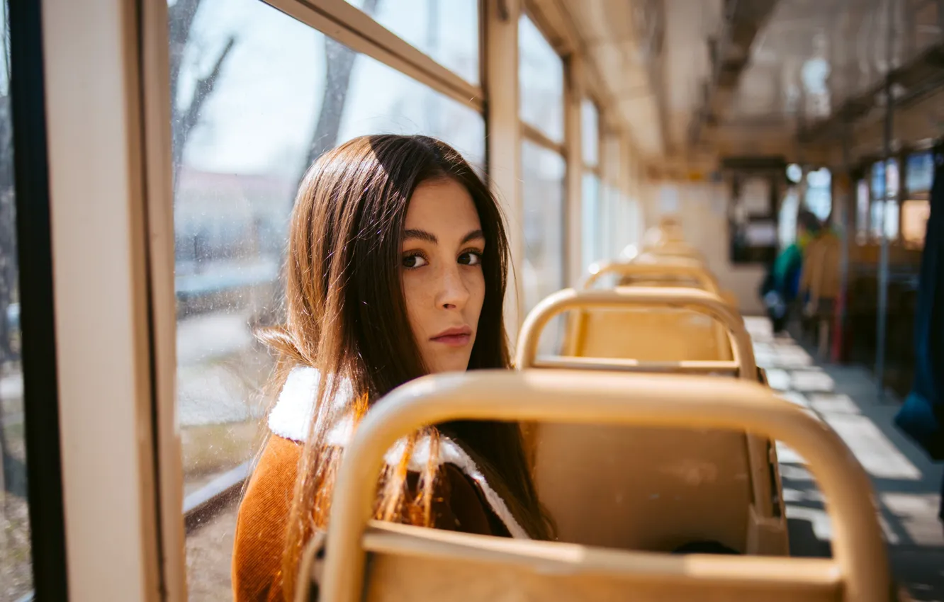 Фото обои модель, портрет, автобус, шатенка, Dima Minakin