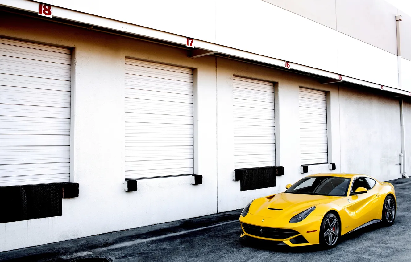 Фото обои жёлтый, стена, ferrari, феррари, yellow, берлинетта, ролеты, f12 berlinetta