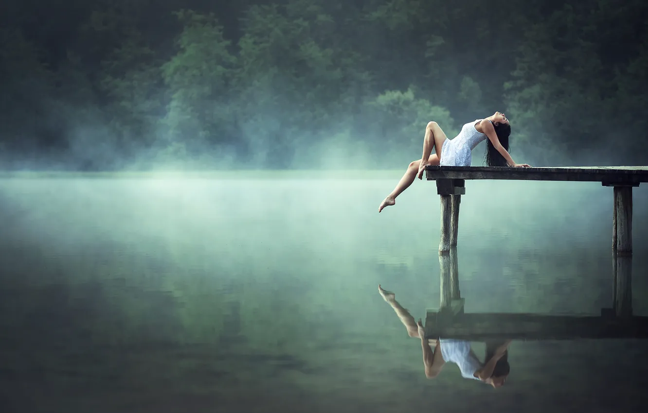Фото обои девушка, озеро, отражение, утро