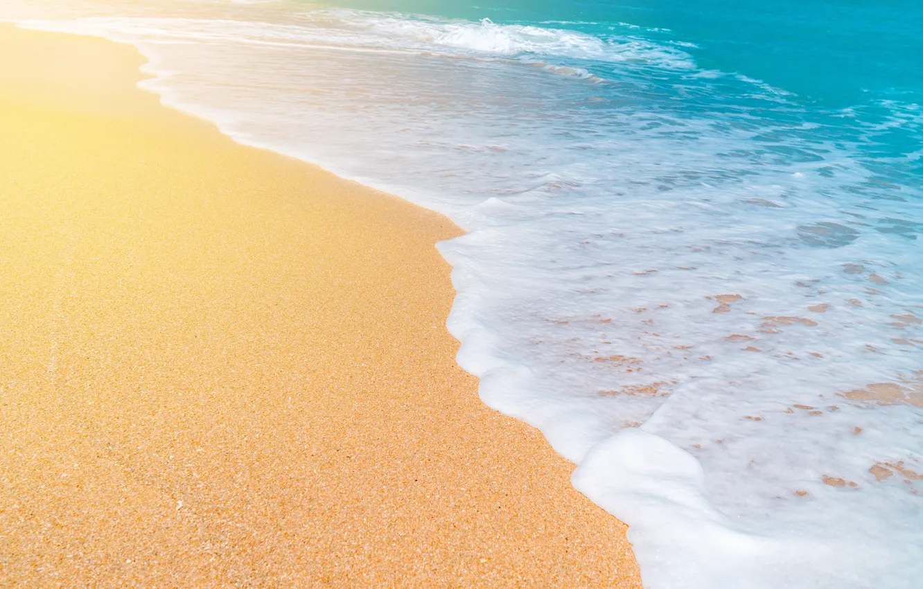 море с песчаным пляжем