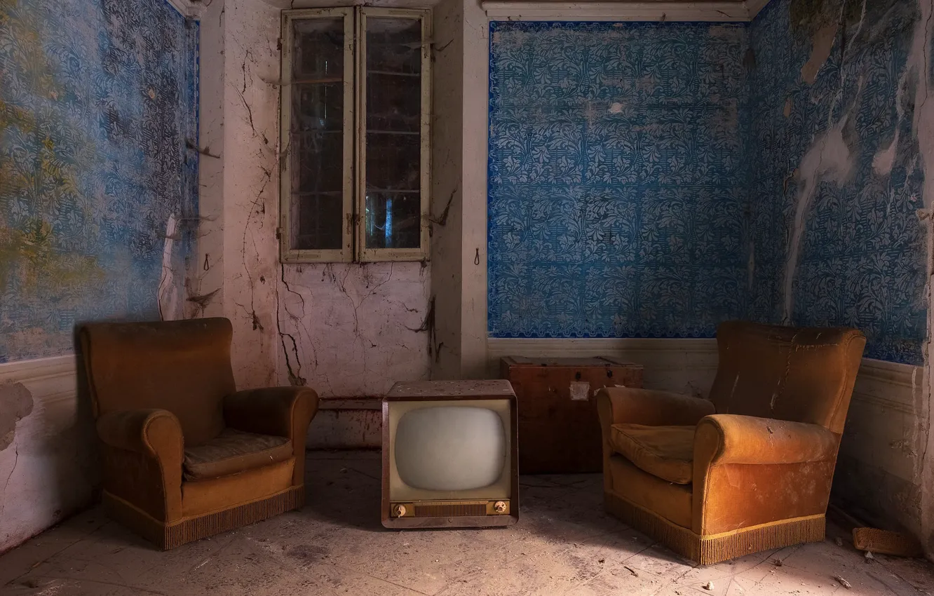 Фото обои кресло, телевизор, натурализм