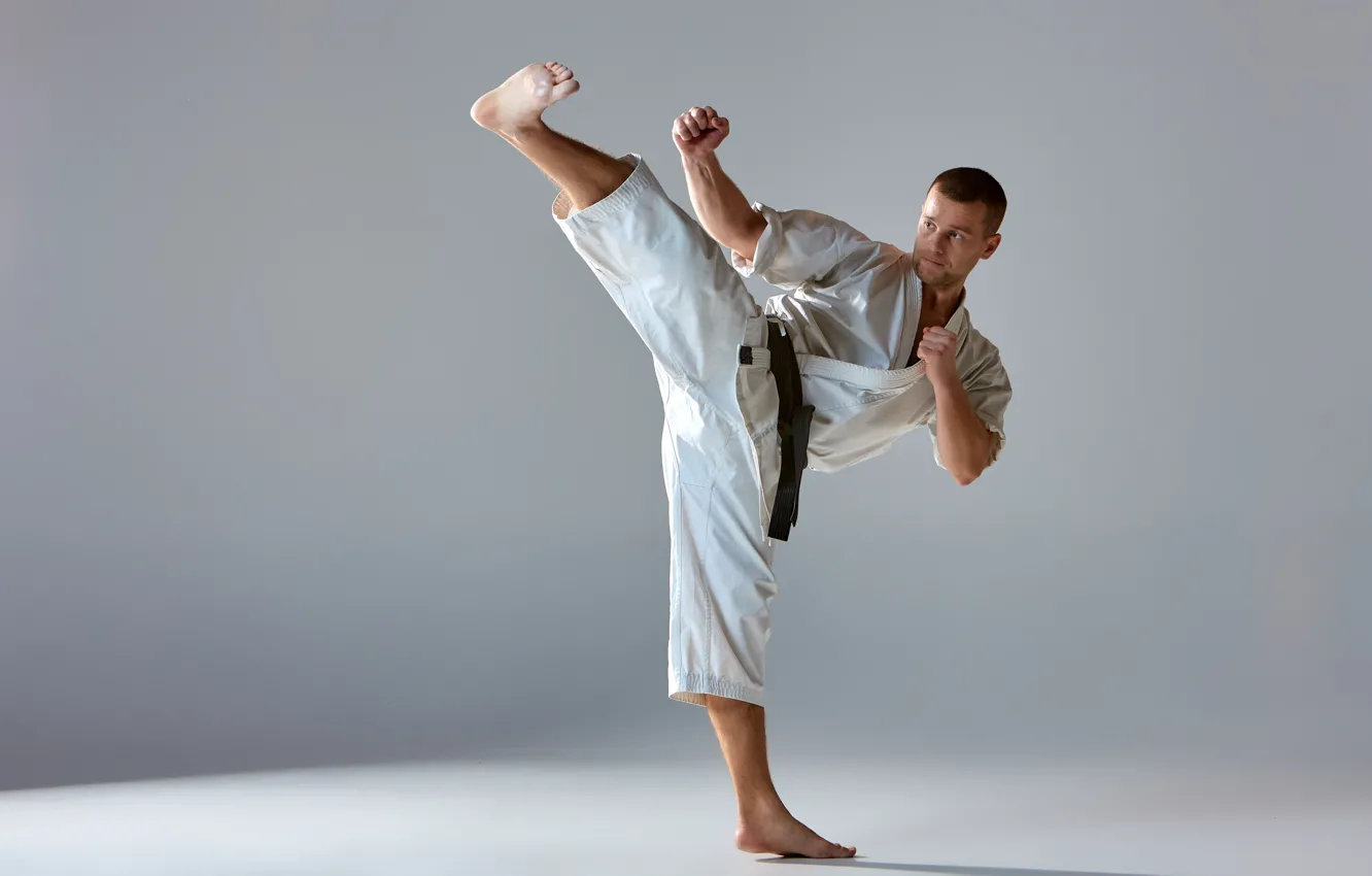 Фото обои man, martial arts, kick