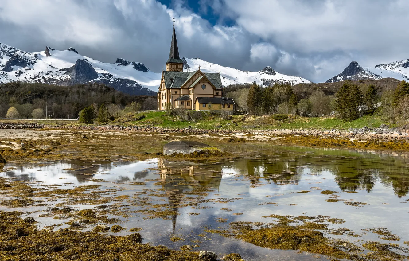 Фото обои храм, горы, Норвегия, Vågan, The Lofoten Cathedral, Norway