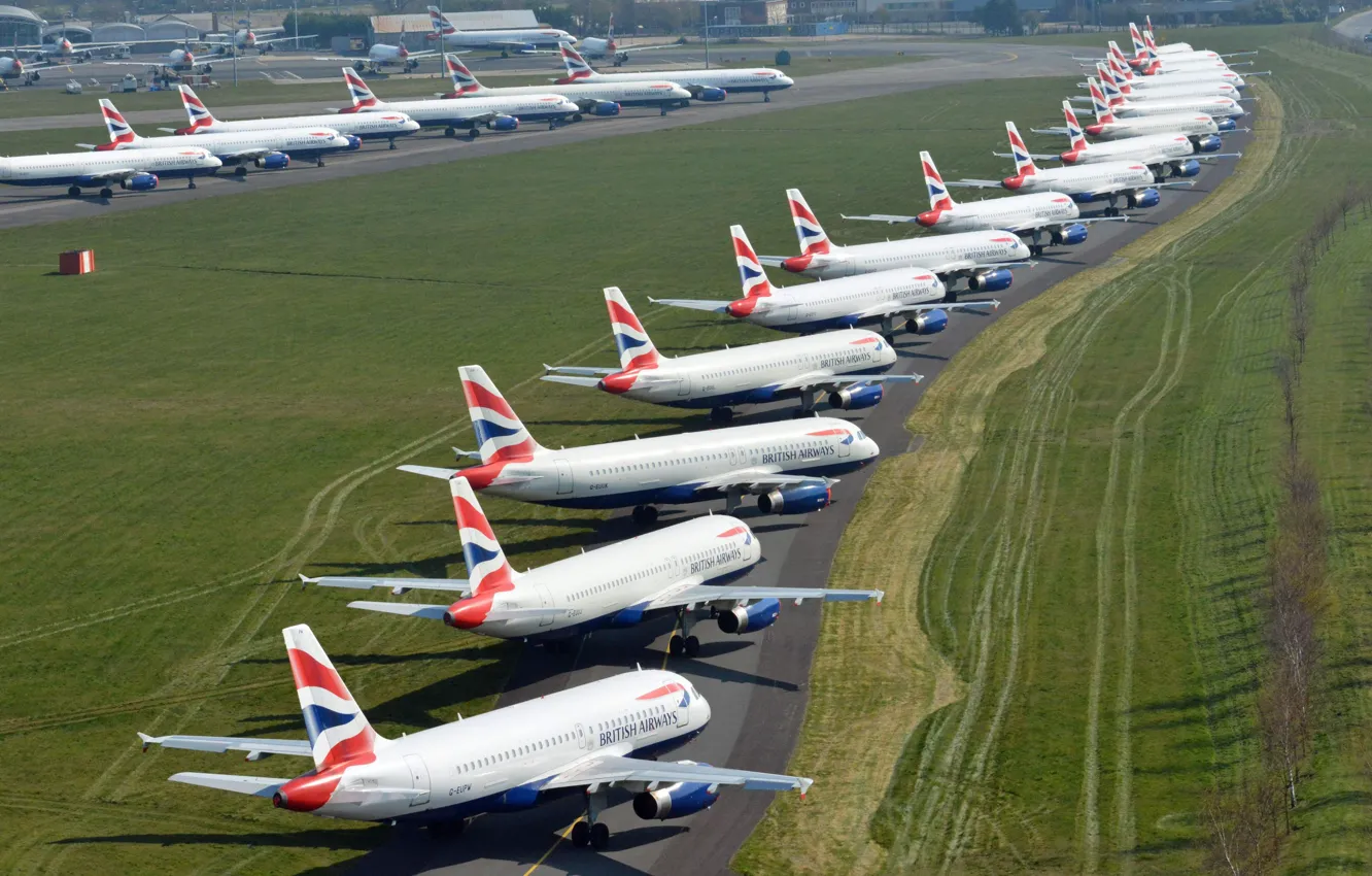 Фото обои Лайнер, Airbus, Стоянка, ВПП, Авиалайнер, British Airways, Airbus A320, A320