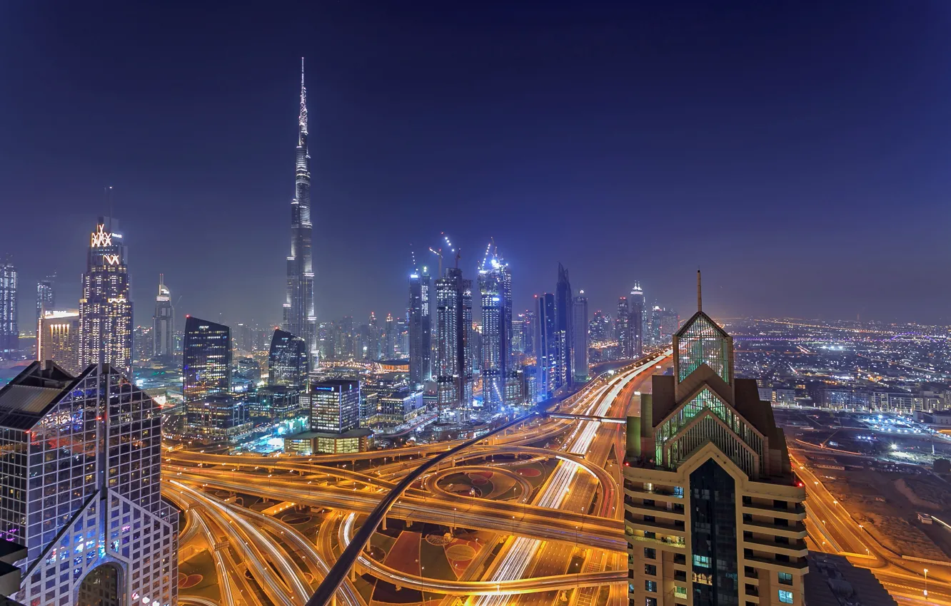 Фото обои небо, ночь, город, огни, туман, вид, здания, башня