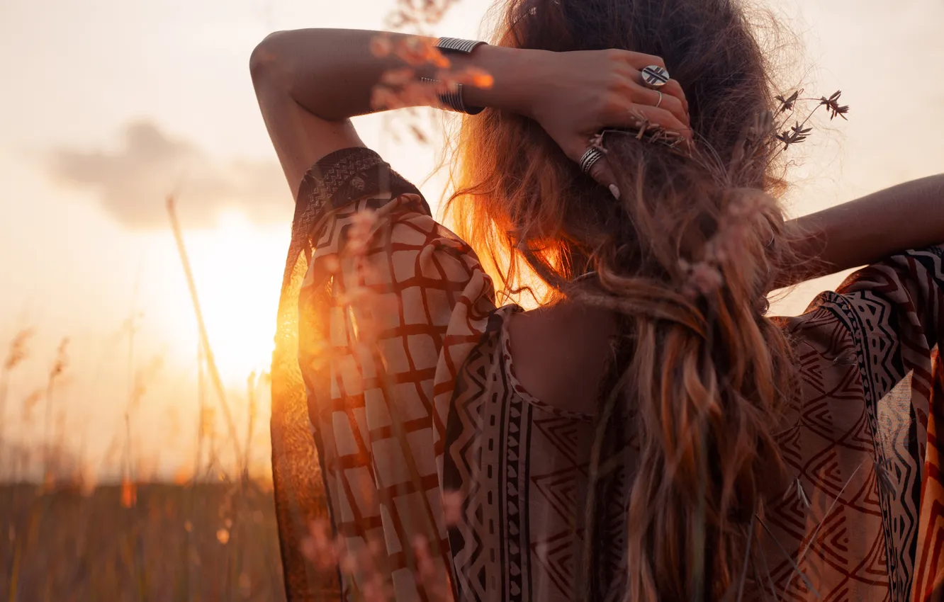 Фото обои woman, sunset, freedom, youth