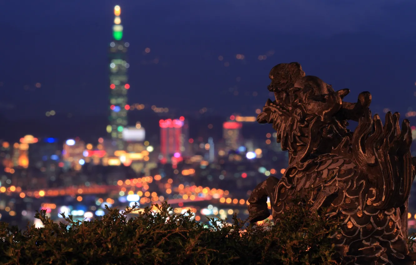Фото обои ночь, город, огни, дракон, статуя, Taipei, из дерева