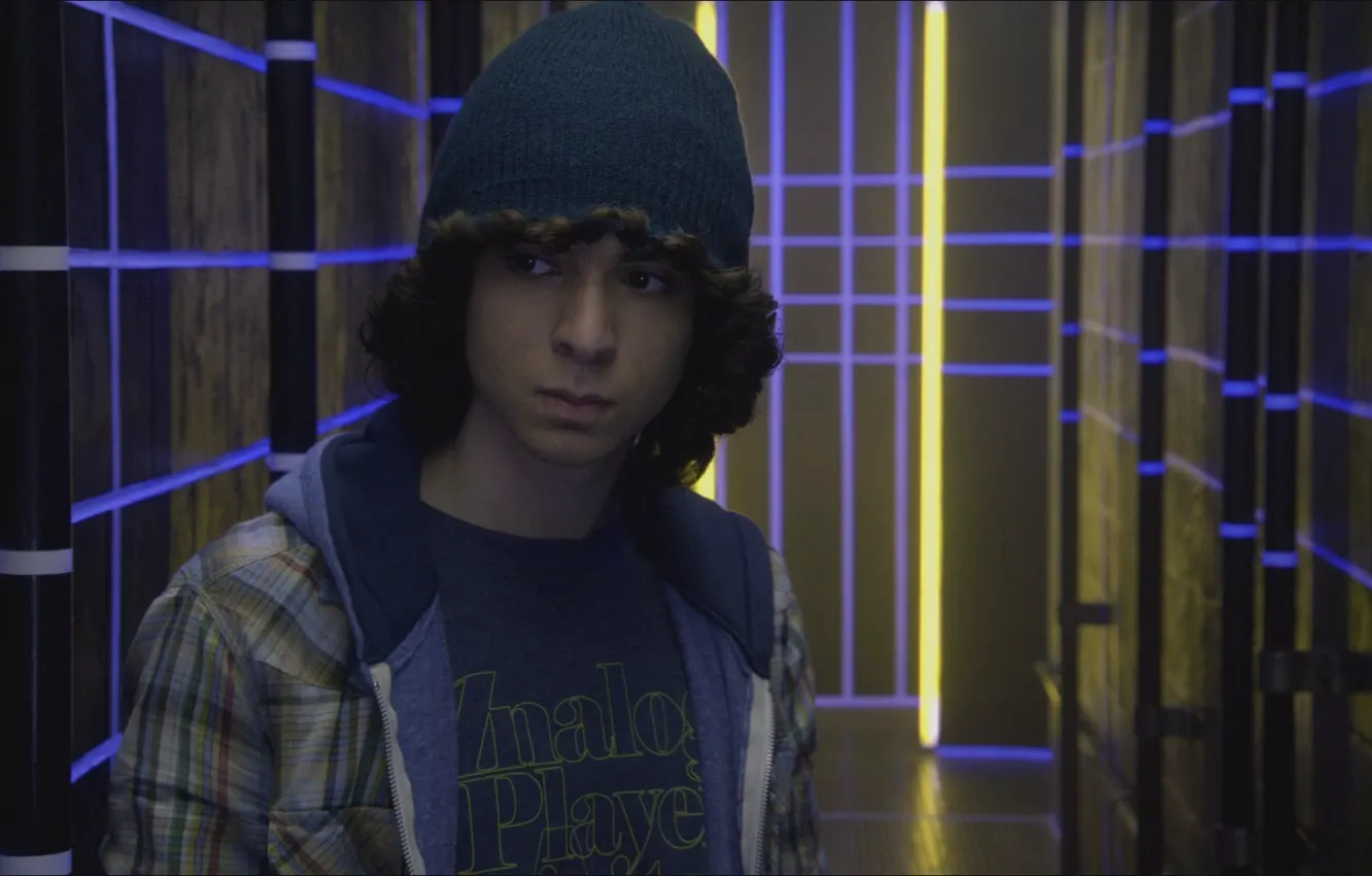 Фото обои шапка, танец, неон, актер, 2010, Адам Дж. Севани, Adam G. Sevani, Moose