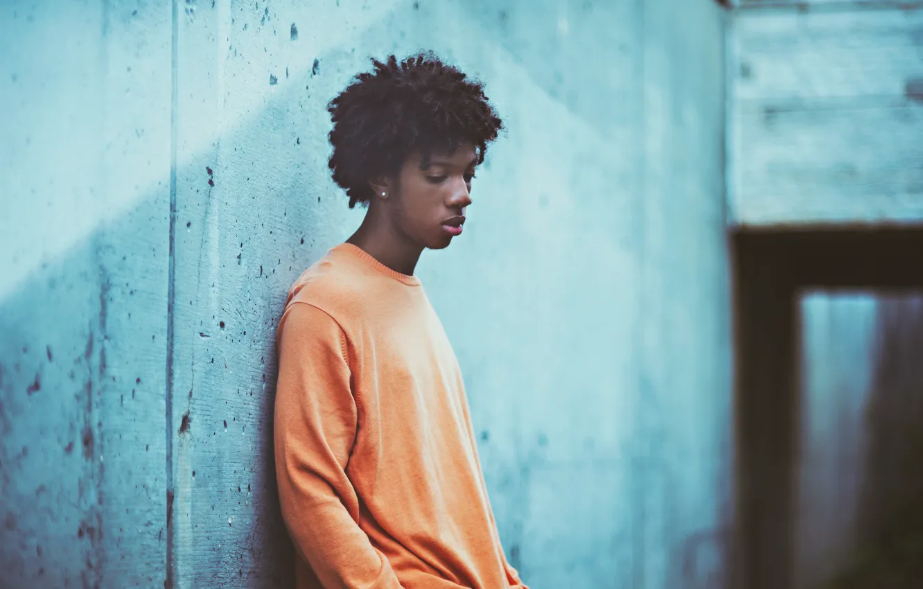 Фото обои wall, man, sweater, melancholic