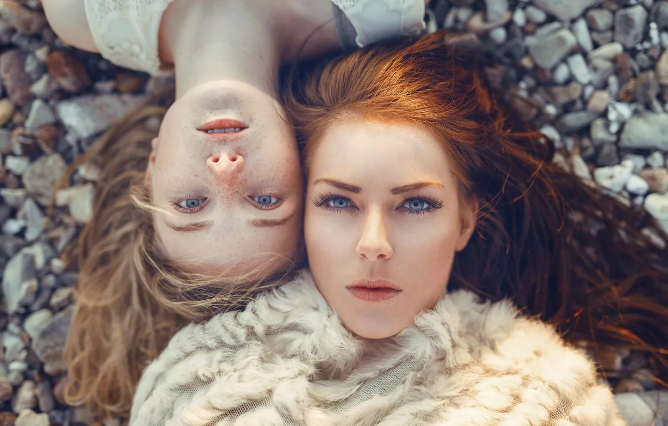 Фото обои глаза, девушки, голубые, веснушки, рыжая, шатенка