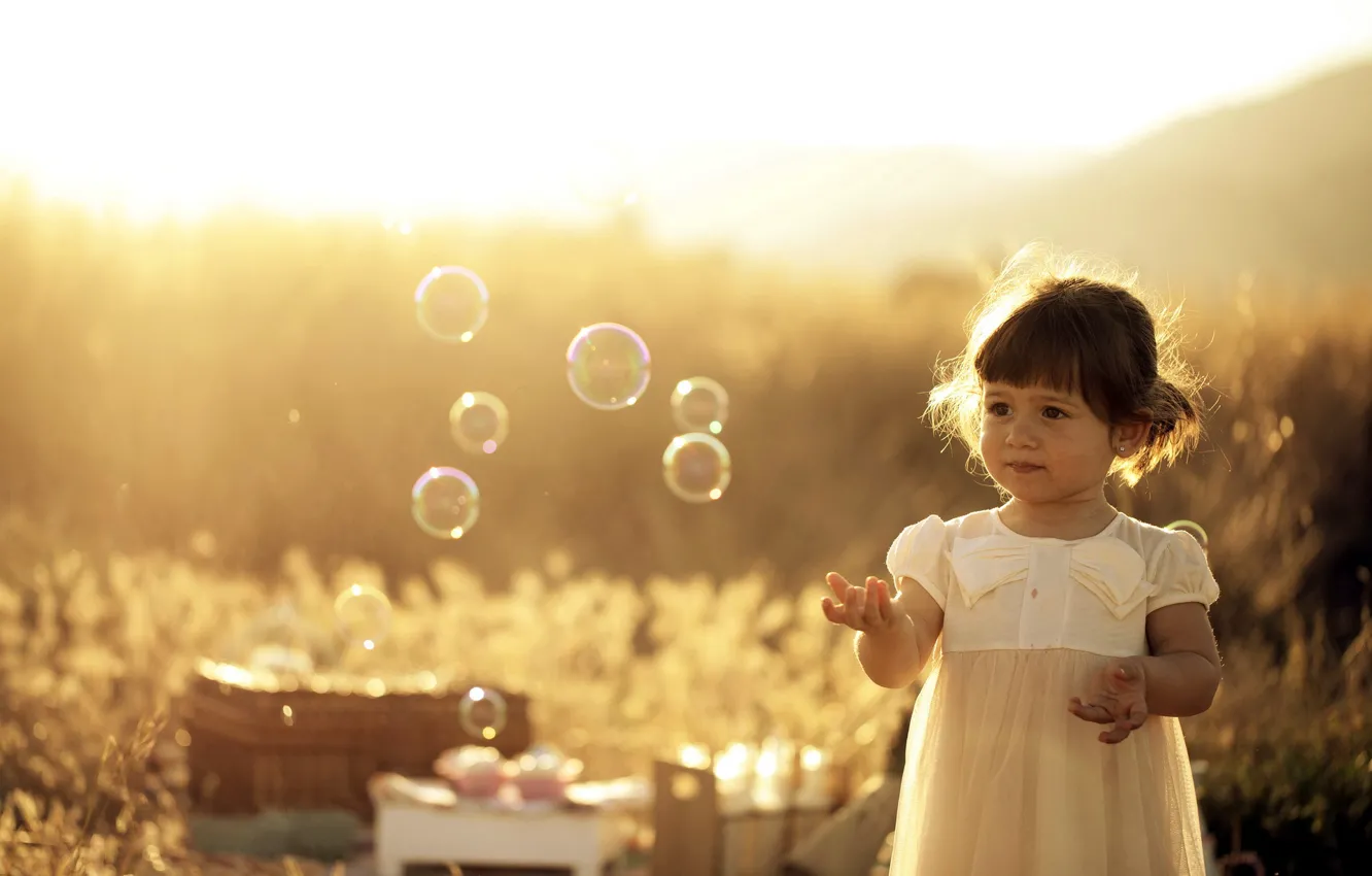 Фото обои лето, свет, пузыри, девочка