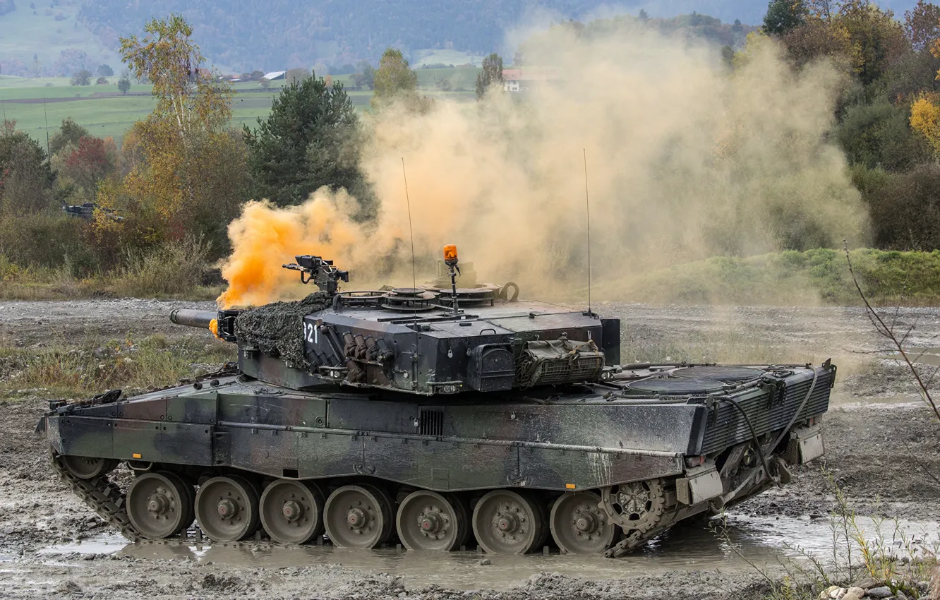 Фото обои танк, учения, Leopard 2A4, Леопард 2А4, дымовая завеса