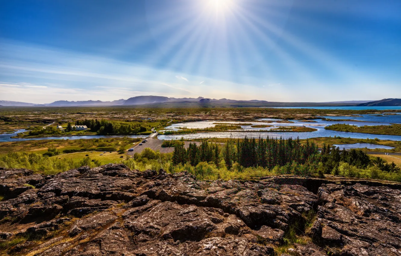 Фото обои солнце, лучи, пейзаж, горы, природа, камни, долина, Исландия