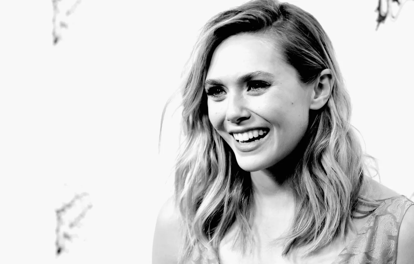Фото обои взгляд, улыбка, актриса, Elizabeth Olsen, Элизабет Олсен
