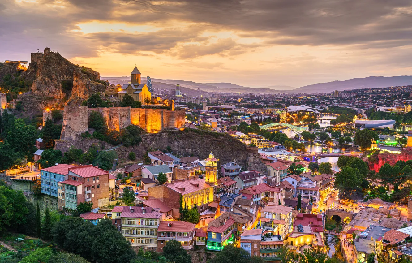 Фото обои горы, огни, вечер, Грузия, Тбилиси, Old Tbilisi