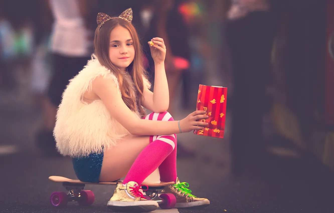 Фото обои девочка, гольф, Meg Bitton, поп-корн